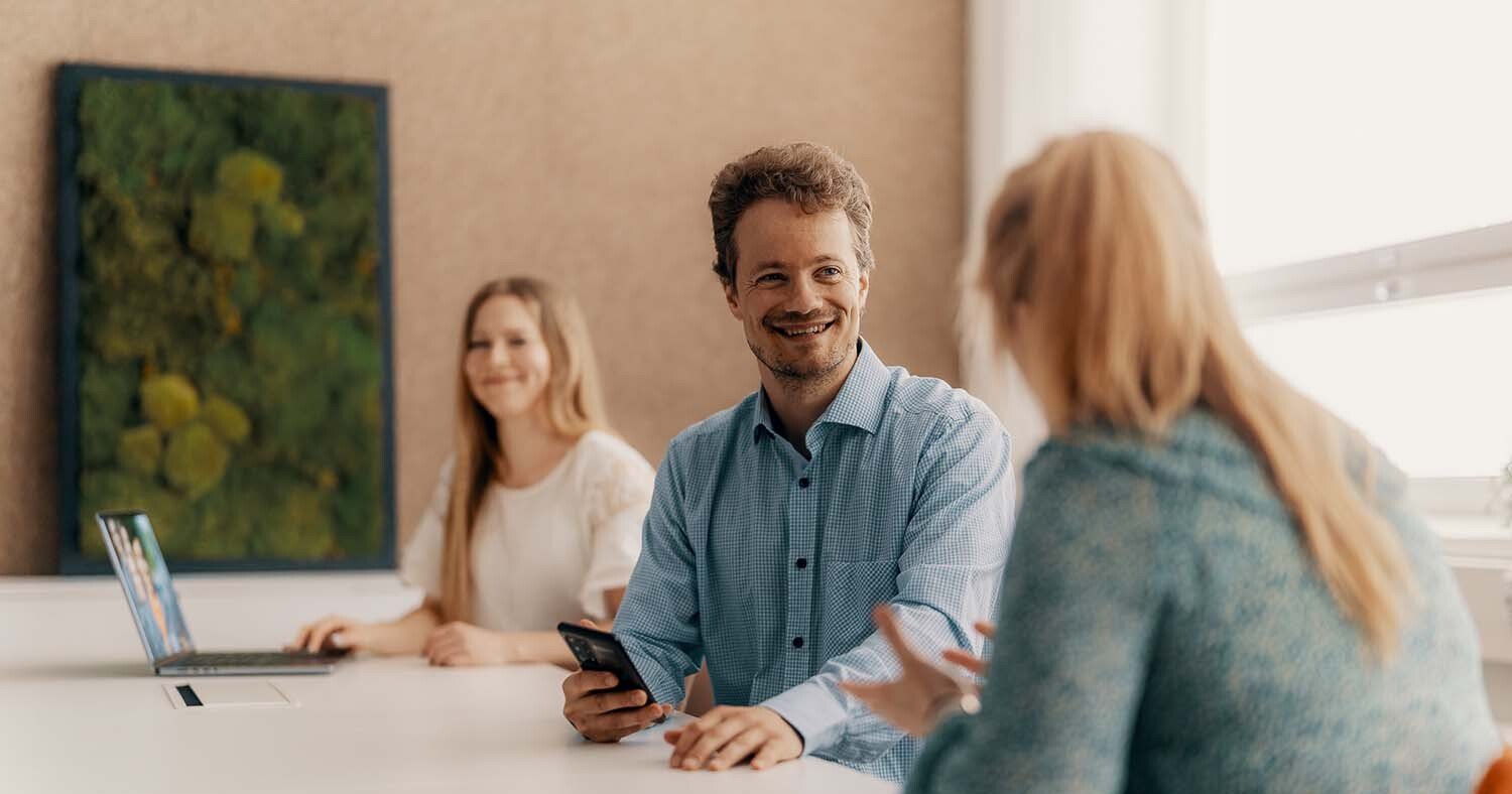 työntekijät palaverissa